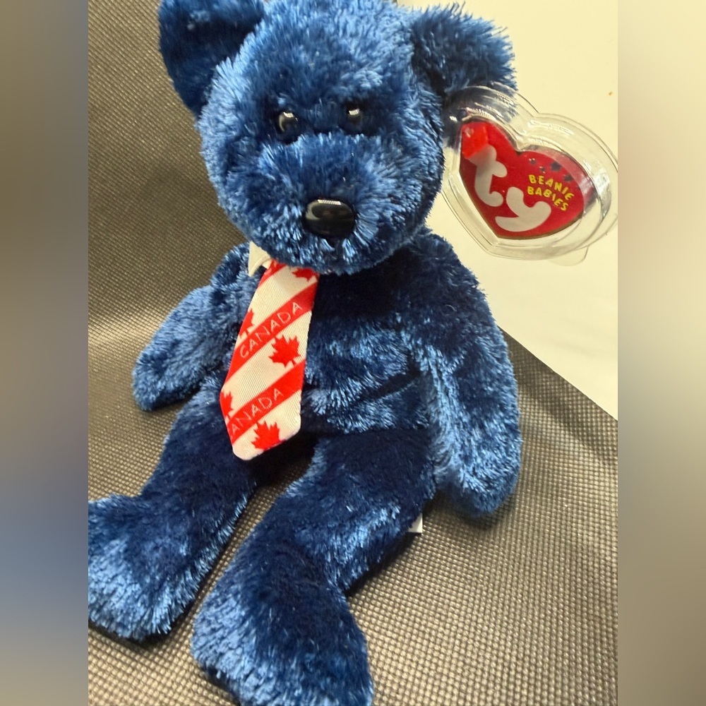 Ty Beanie Baby Pops Bear Canada Tie 2001 Plush with Tag Protector